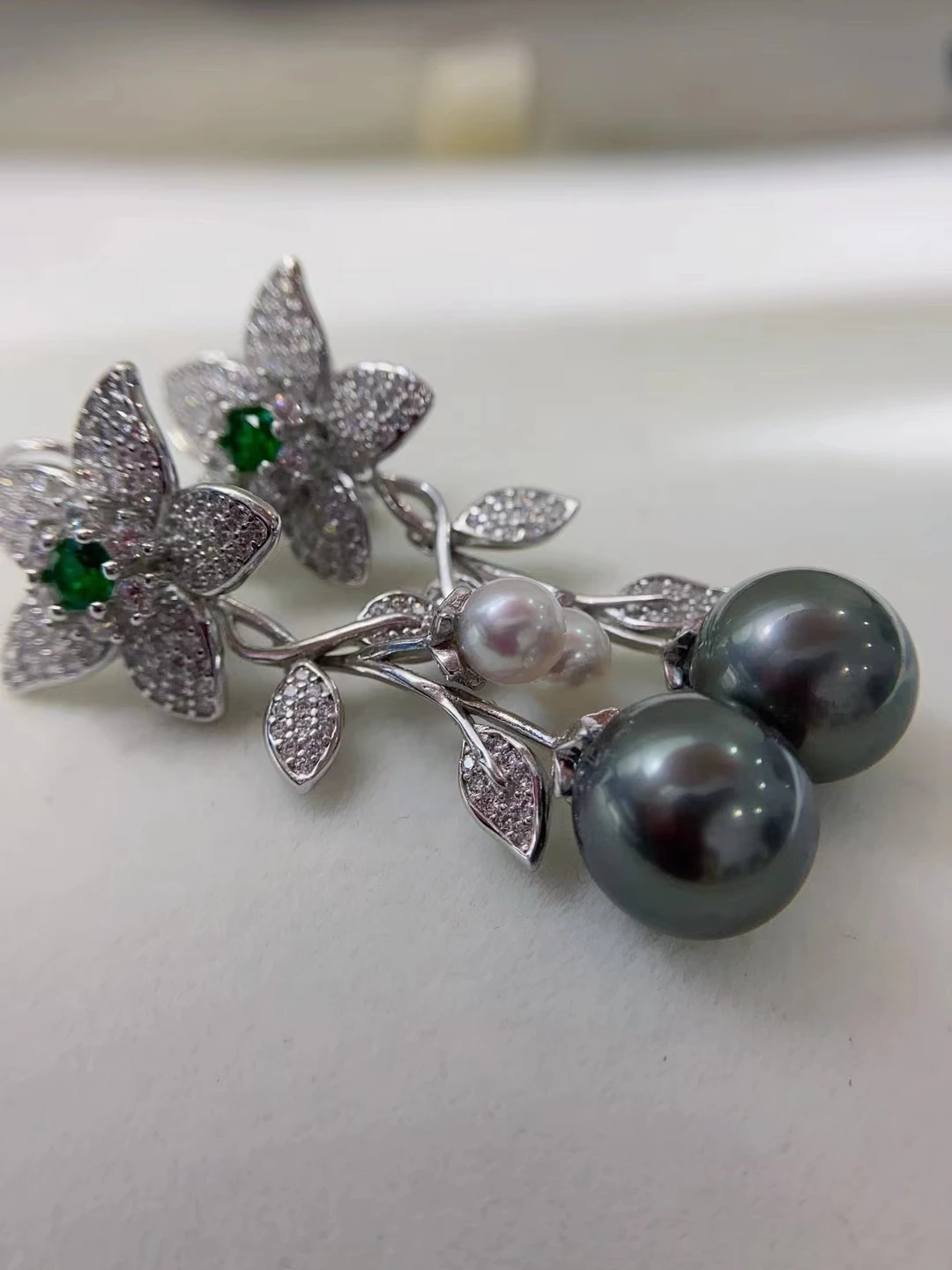 

New Double Pearl Flower Pearl Earrings AAAA 5-6+10-11mm Natural Tahitian Round Pearl Earrings 925s