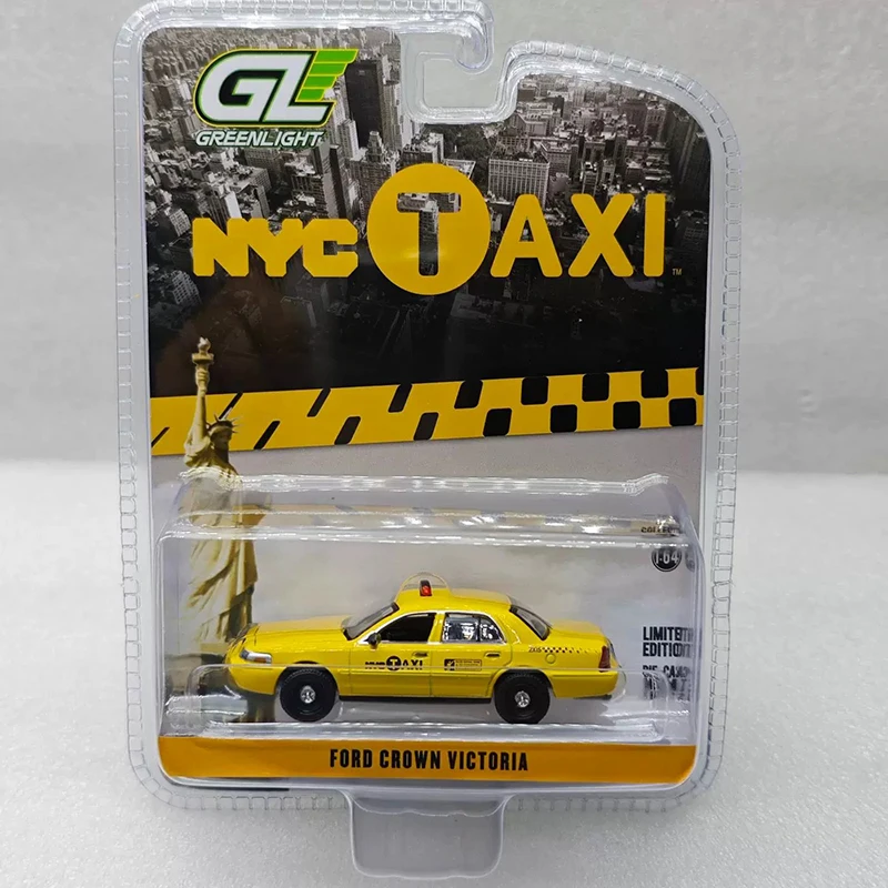 Greenlight Diecast Alloy 1/64 2011 Crown VICTORIA Car Model Classics Adult Souvenir Gift Hobby & Toys