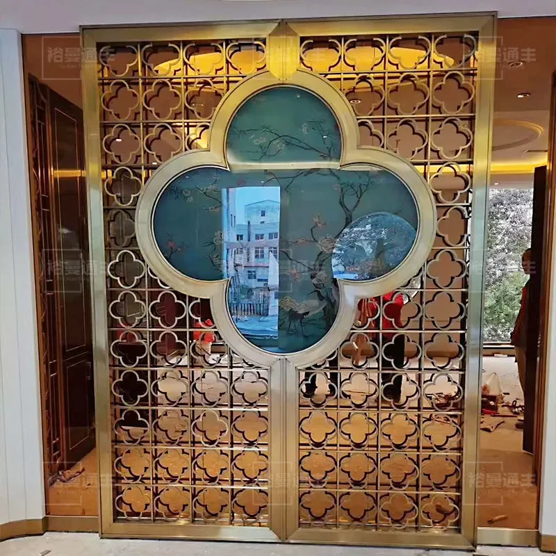 New Chinese Style Hollow Stainless Steel Plum Blossom Screen Partition Light Luxury Background Fence for Restaurant Hotel Tea
