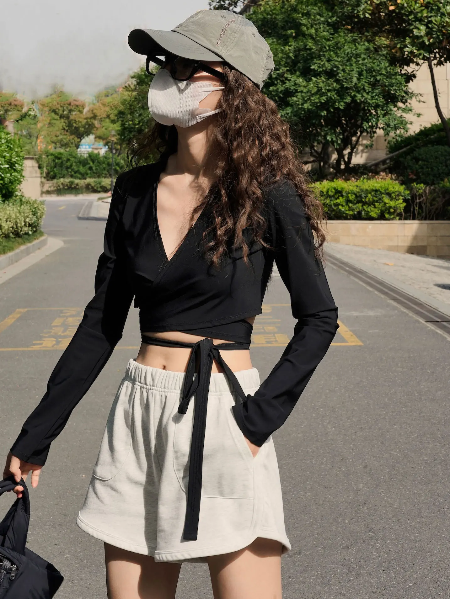 

2024 Summer Women Korean Style V-Neck Cross Lace Waist T-shirt Long Sleeve Slim Tees Pullovers Cropped Tops Y2K Streetwear