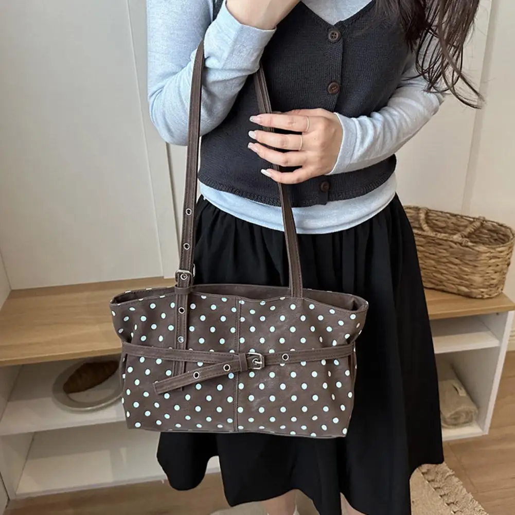 Lässige Schultertasche mit Polka-Dot-Muster, im koreanischen Stil, große Kapazität, ideal für den täglichen Gebrauch, Handtasche mit Schnallenriemen, Schultertasche für Damen. – Detail 9