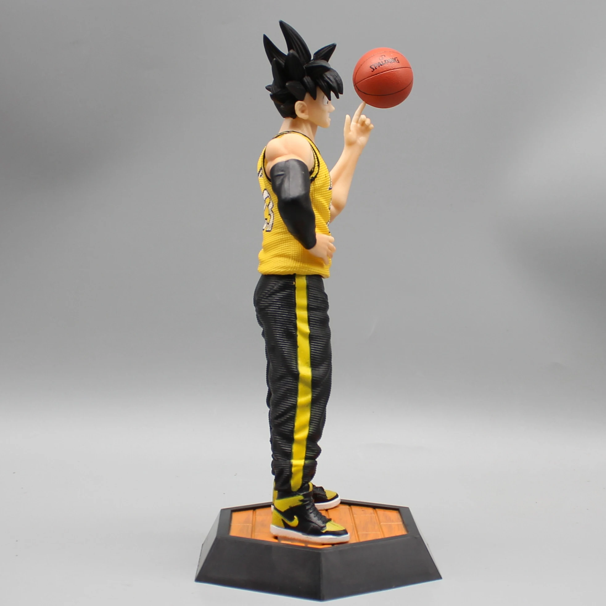 Dragon Ball Gk Anime Figures serie basket Trendy Brand James Wukong Lakers ornamenti modello Jordan Bulls gialli e rossi