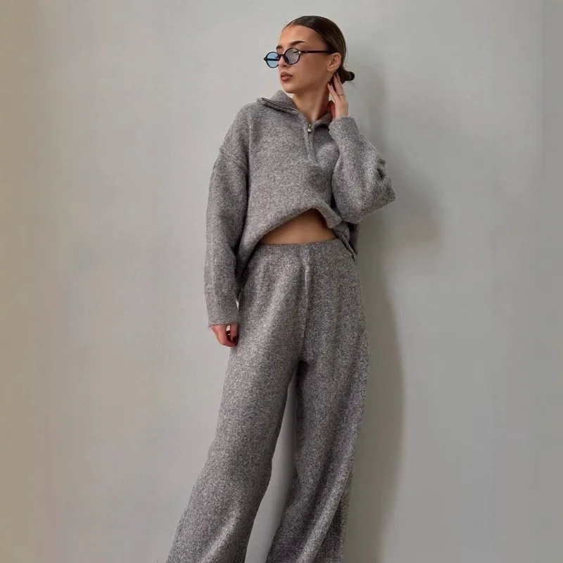 New Autumn Collection Features Simple Solid Color Laid-back Style High-end Semi-zipper Sweater Loose Straight-leg Trousers Women