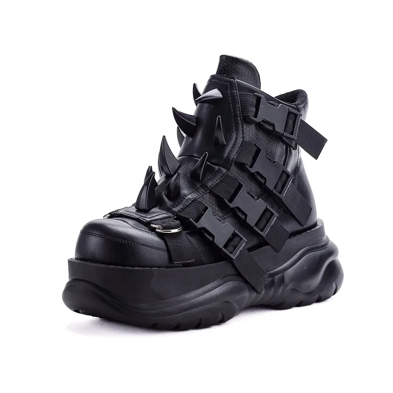 Women's shoes 2026 new punk thick soled sneakers retro horn studded short boots