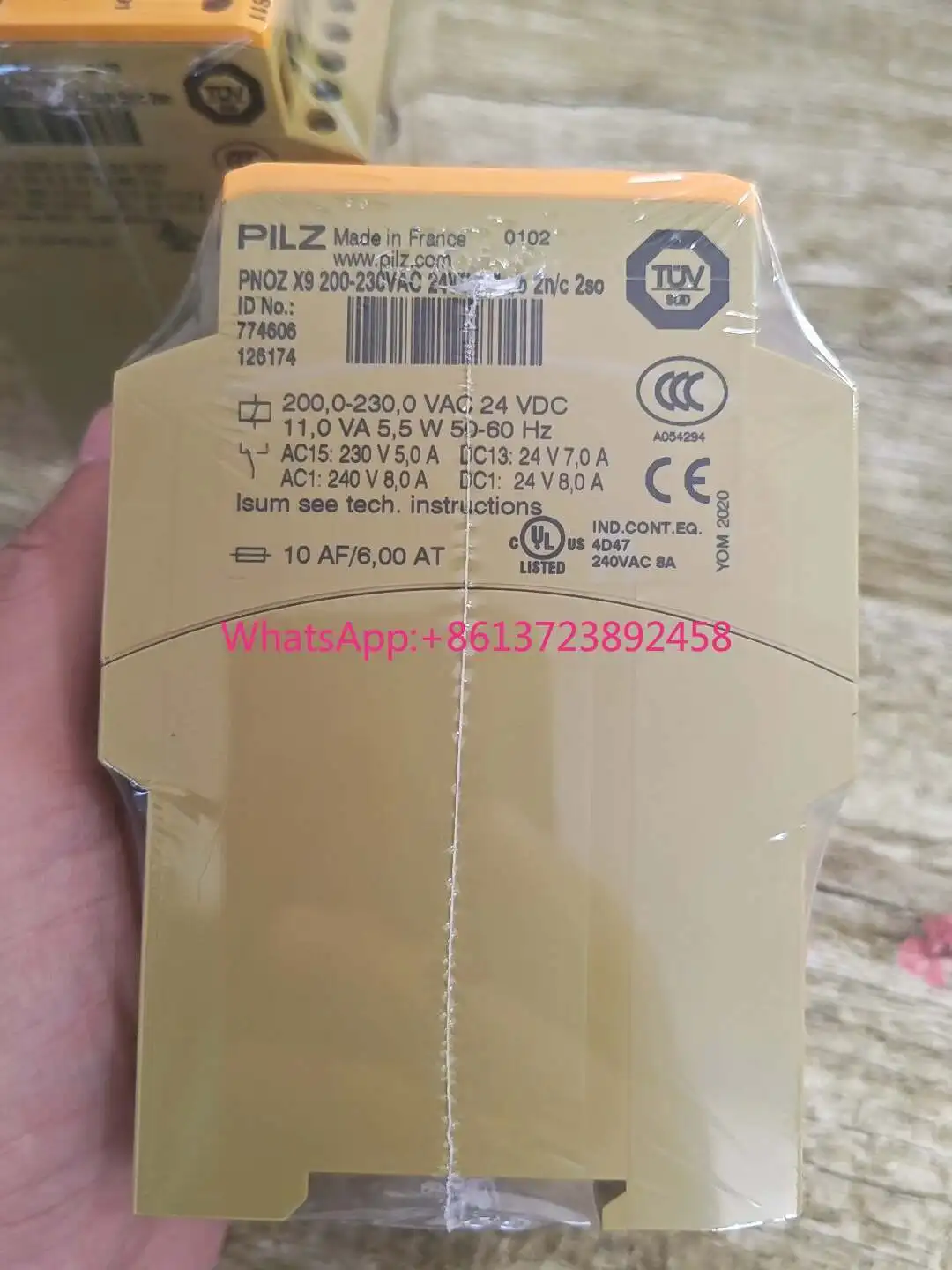 

Pilz X9 774606 safety relay in Stock