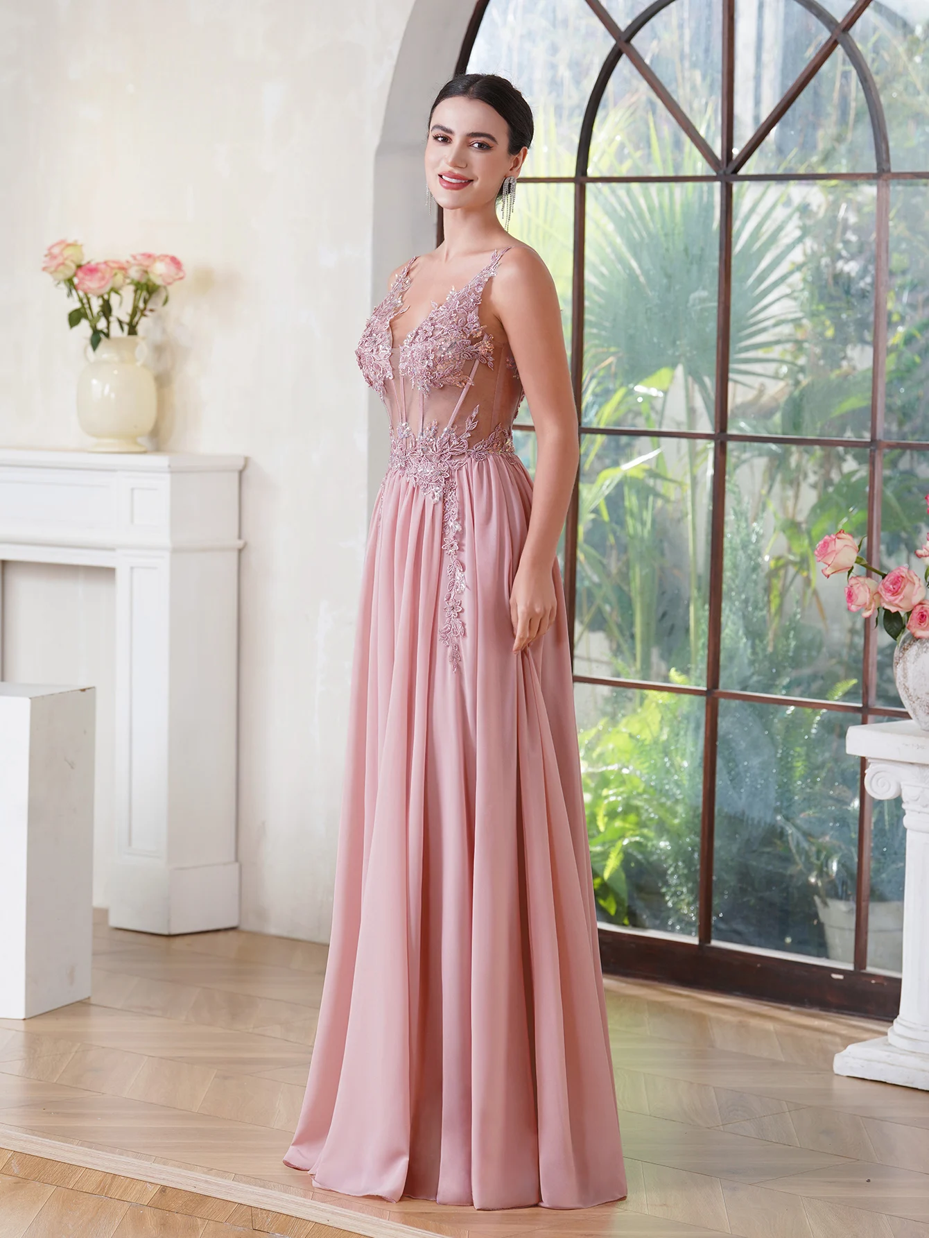 

Elegant Sling Evening Dress A-Line Fishbone Lace Appliques Sheer Backless Spaghetti Straps V-Neck Prom Dresses Formal Party Vest