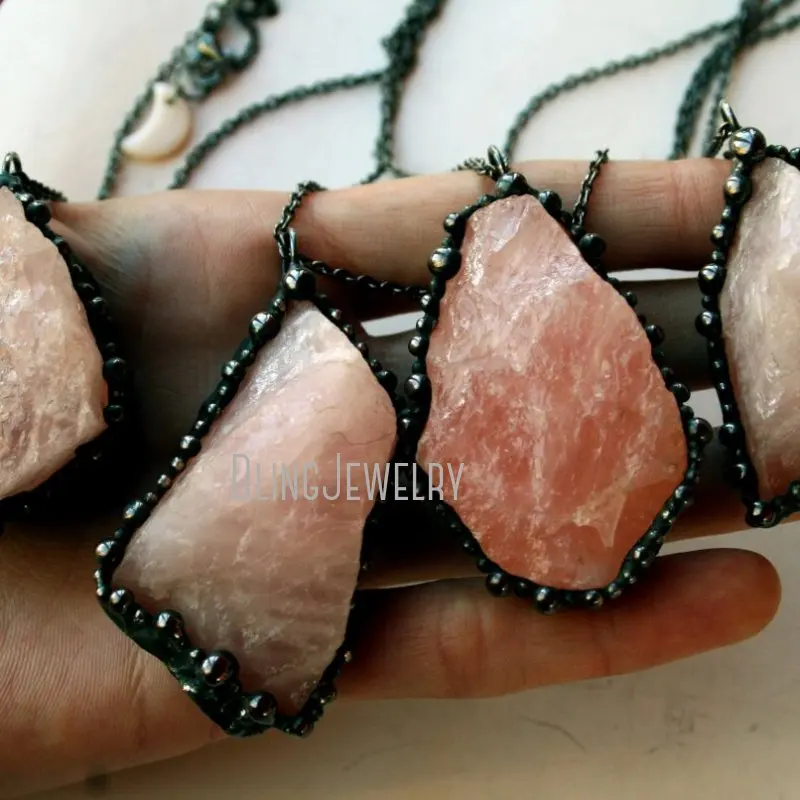 

NM43173 Rough Raw Rose Quartz Crystal Necklace Pink Stone Witch Boho Wicca Valentine Love Spell Talisman Minimal Jewelry