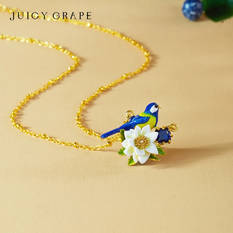 

Juicy Grape Enamel Flower with Bluebird Necklace Handcrafted Enamel Necklace with 3D Design 2026 New Fashion Pendant Necklace
