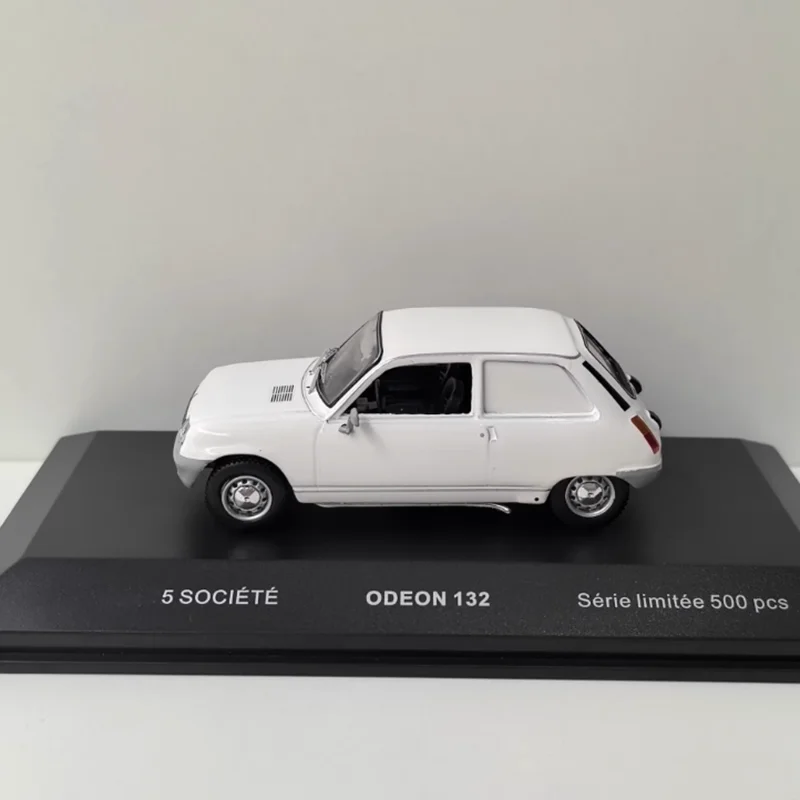ODEON 1/43 Bilancia 5 SOCIET Lega di Simulazione Modello di Auto Collezione Statica Decorato Giocattoli di Vacanza Regalo di Souvenir