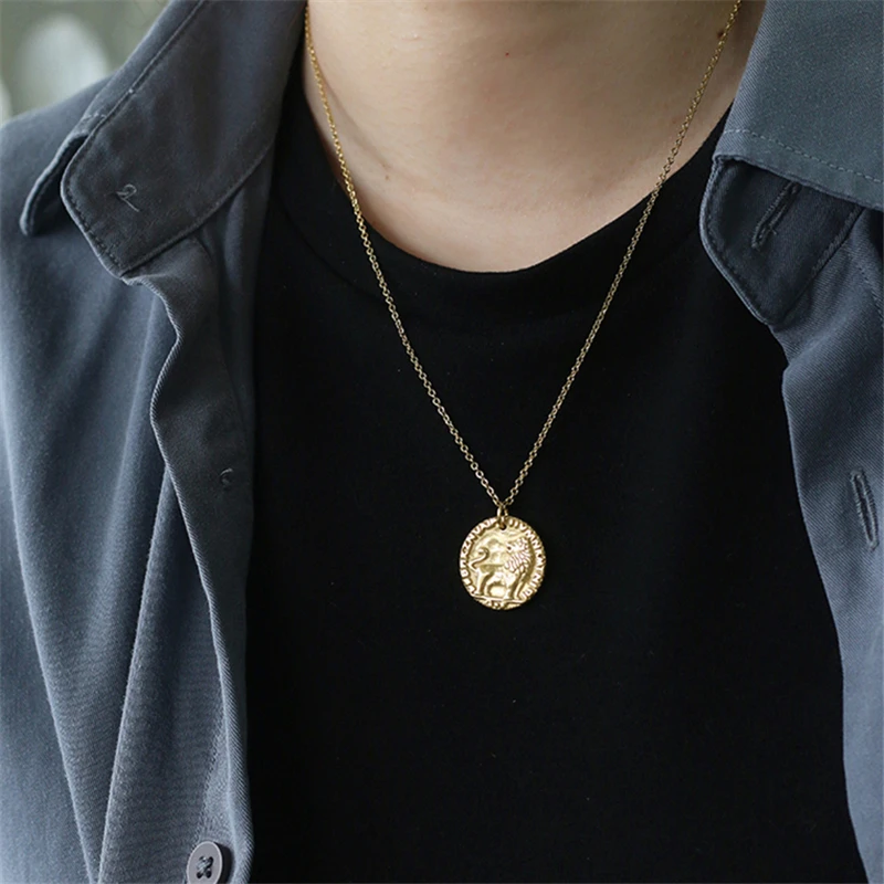 Titanium Steel Plated 18K Gold Lion Sculpture Coin necklace Fine Polished Animal Pendant for Women Clavicle Chain Choker Jewelry
