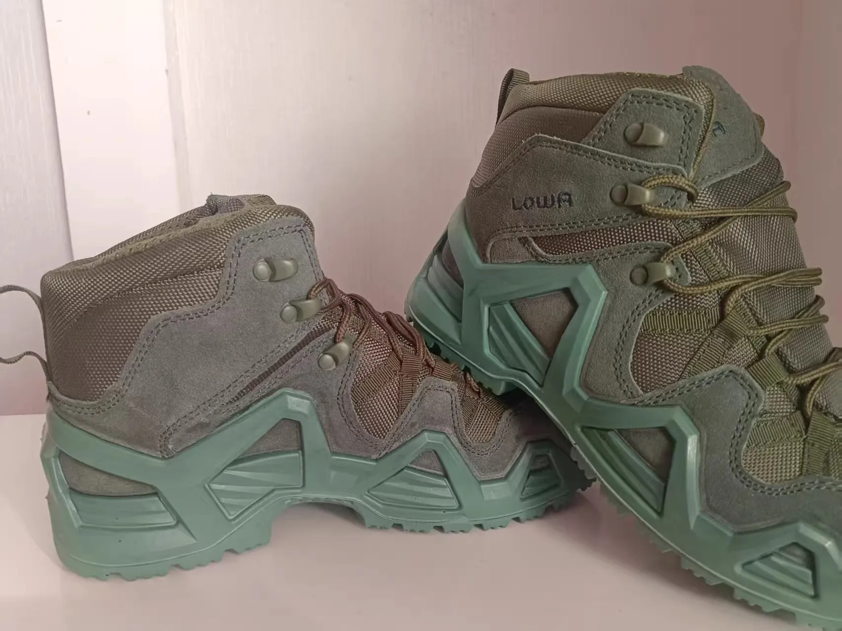 Men's hiking boots, large size outdoor anti-slip sports shoes, men's rock climbing shoes, designer military boots