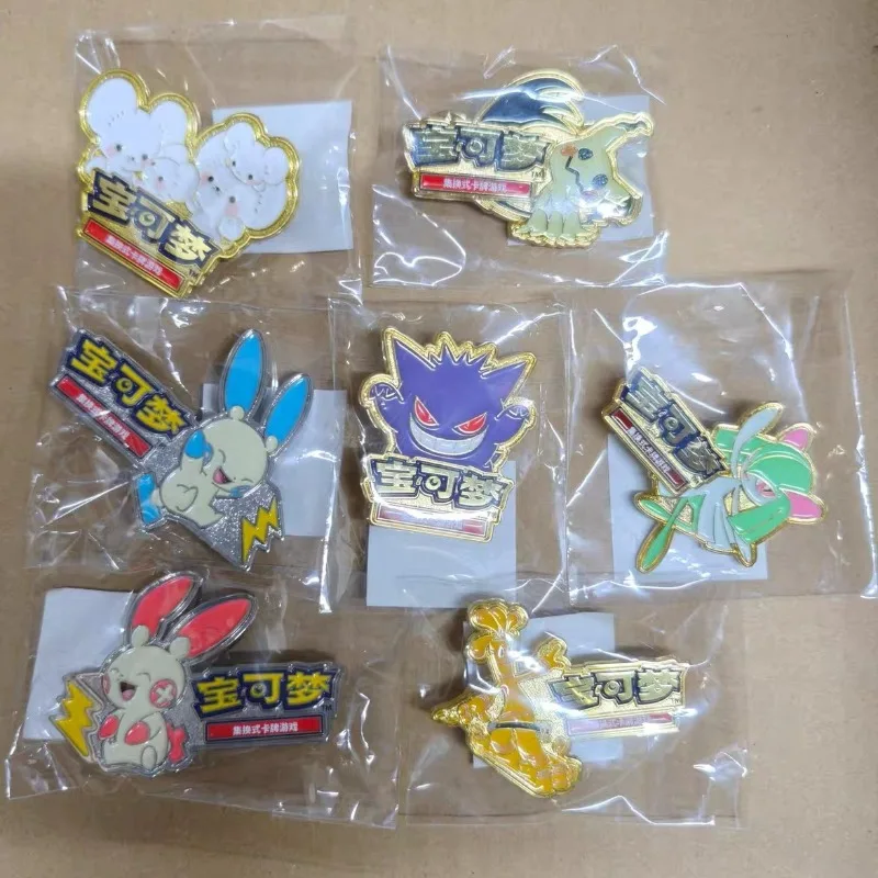 100% 오리지널 포켓몬 Gholdengo Maushold Plusle 기념 배지 PTCG 간체 중국어 수집품 카드 장난감 생일 선물