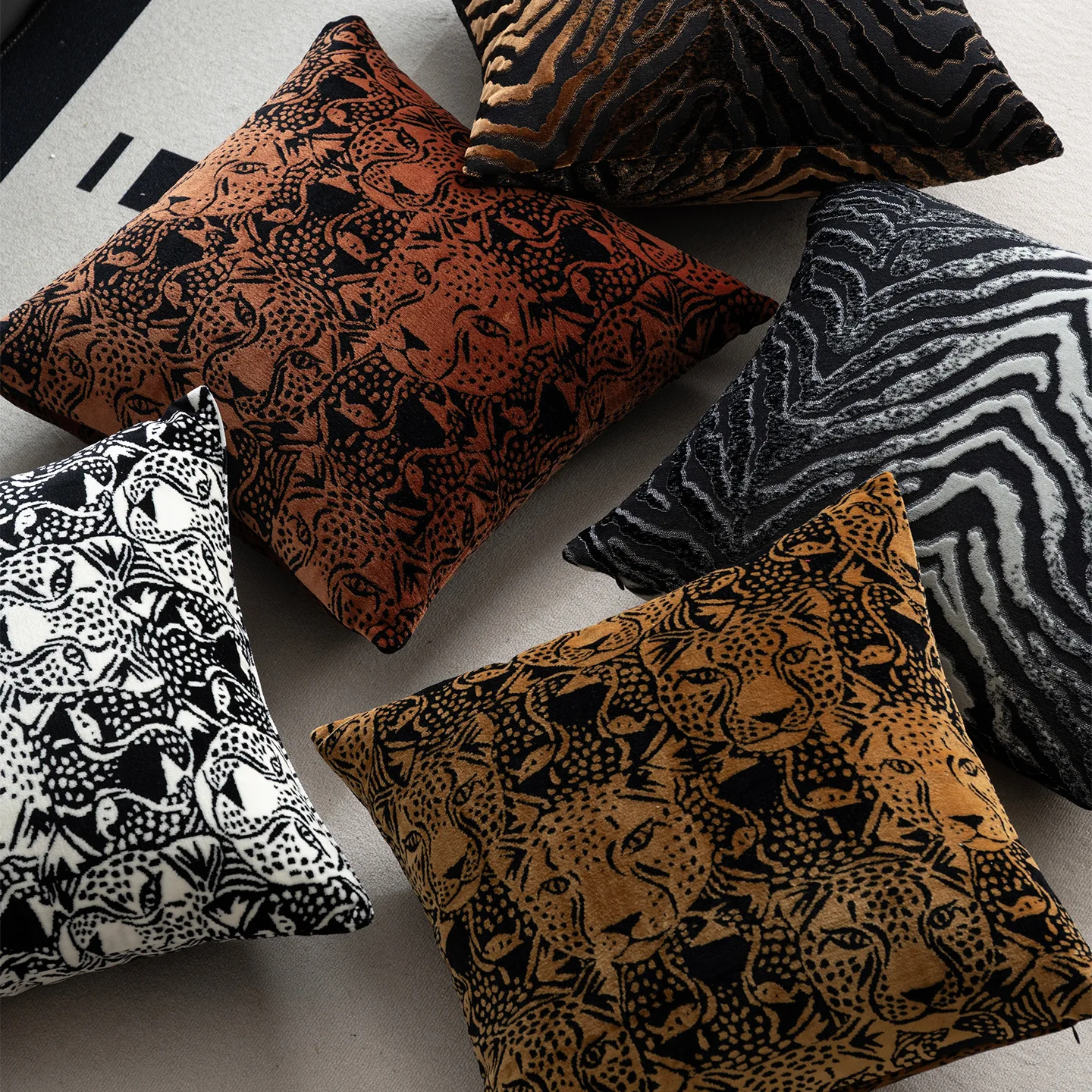 Modern Luxury Velvet Cushion Cover Retro Soft Throw Pillow Case for Sofa Living Room Villa Decor 30x50/45x45/50x50cm No Fill