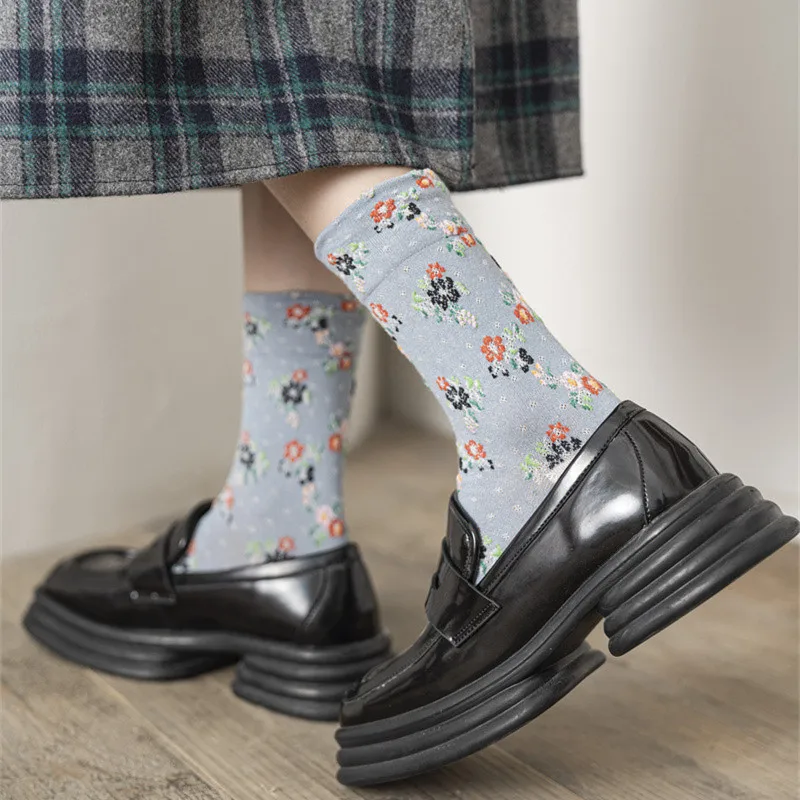 Women Socks Korean Harajuku Floral Embroidery Vintage Medium Tube Socks Women Japanese Style Ethnic Retro Cotton Long Socks Sox