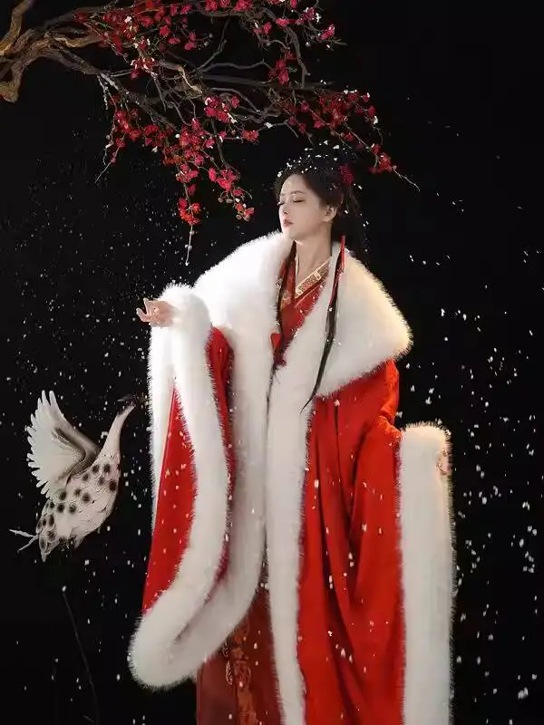 

Накидка Hanfu на красной меховой подкладке — традиционный стиль — модель зимы/весны — женский размер — утолщенная версия [красная женская модель]