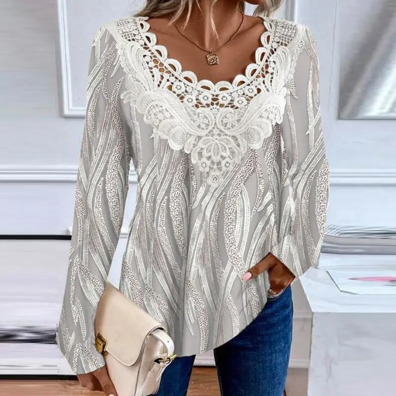 

Plus Size Women's Long Sleeve Scoop Neck Graphic Printed Lace Stitching Top