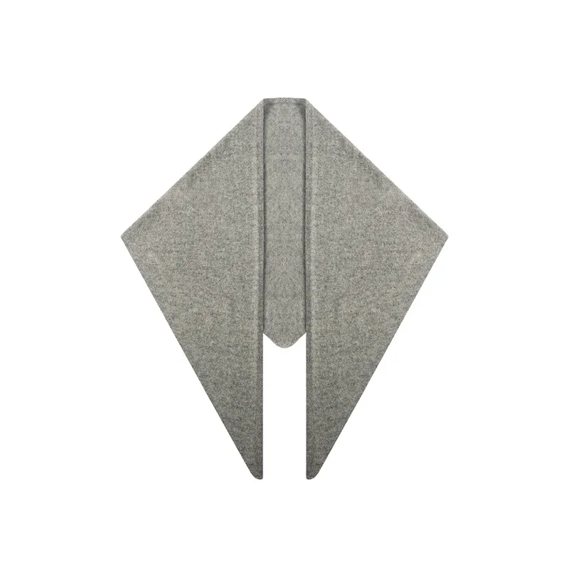 وشاح مثلث محبوك من الصوف بلون سادة