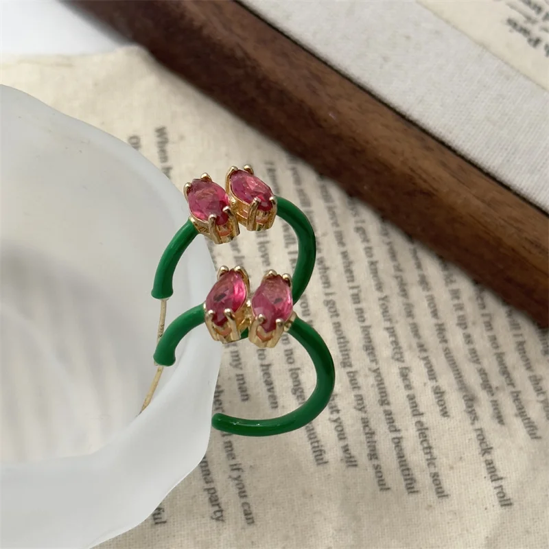 French Retro Contrasting C-Shaped Geometric Zircon Earrings For Women Fashionable Red Crystal Earring Jewelry Accessory For Girl