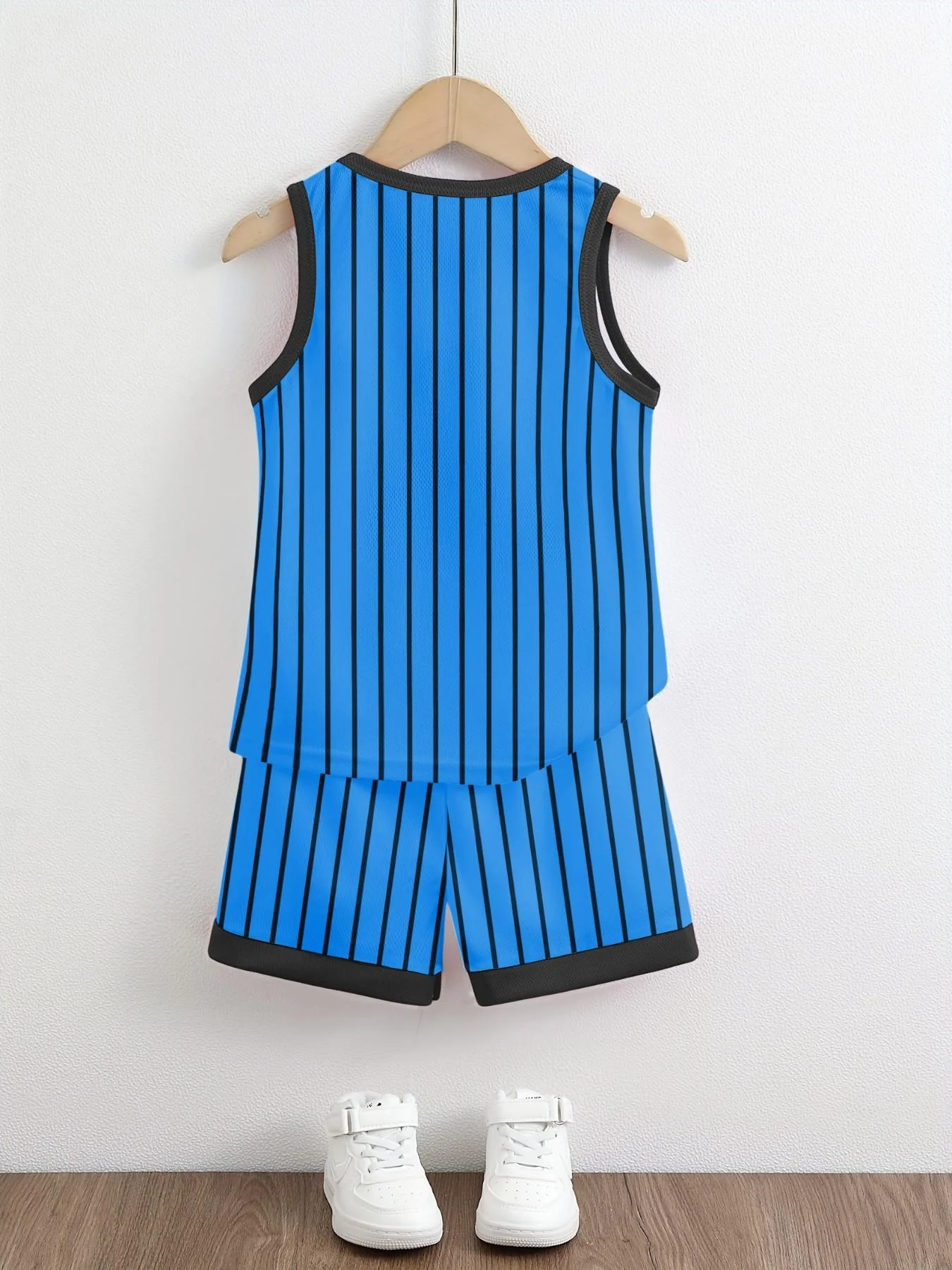 Girls 2-Piece Basketball Uniform Set, Vertical Stripe 28 Number Print Contrast Trim Sleeveless Jersey & Athletic Shorts