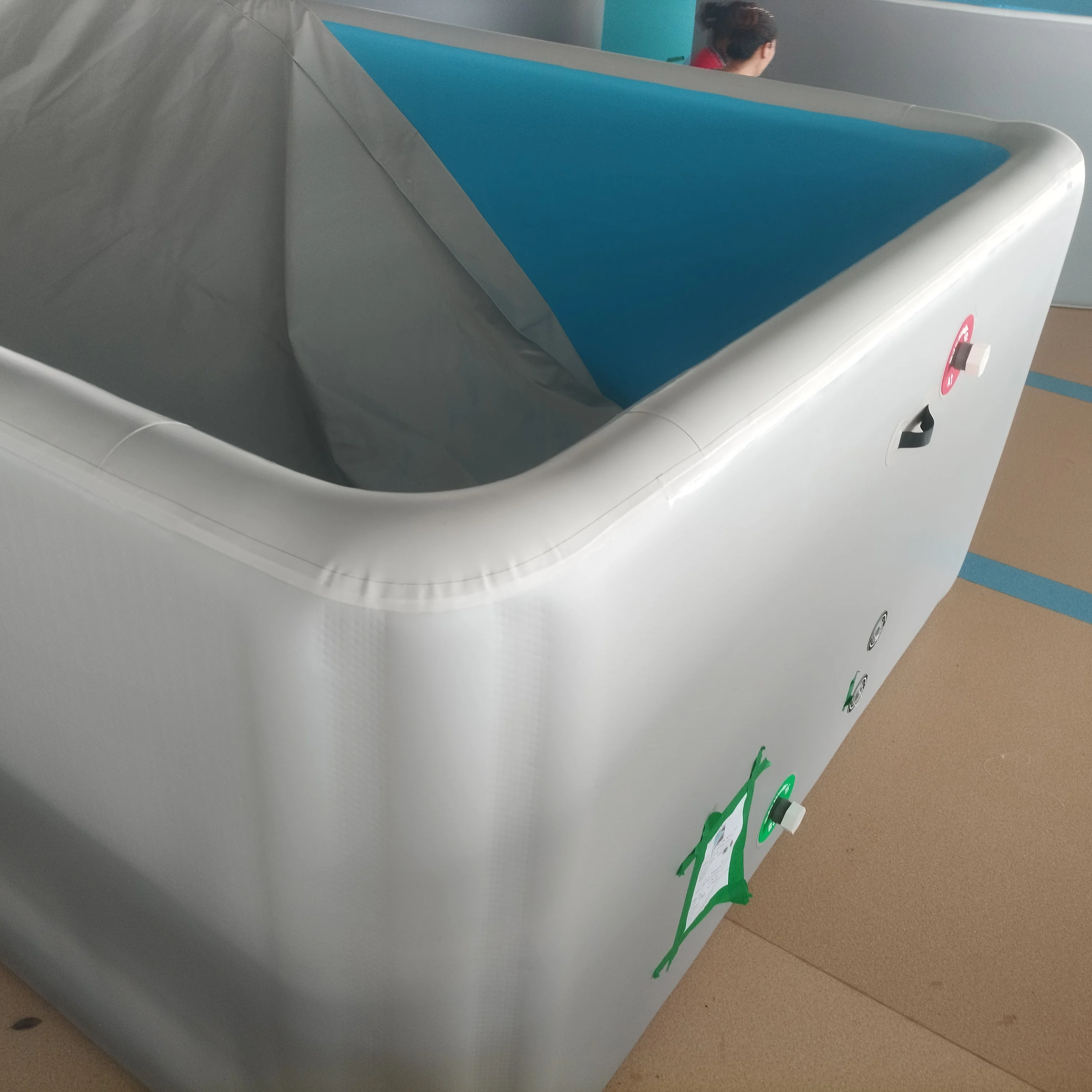 شحن إلى شعار مخصص كبير الحجم حمام سباحة قابل للنفخ في الهواء الطلق مادة غرزة مزدوجة حمام سباحة مائي محمول للسباحة