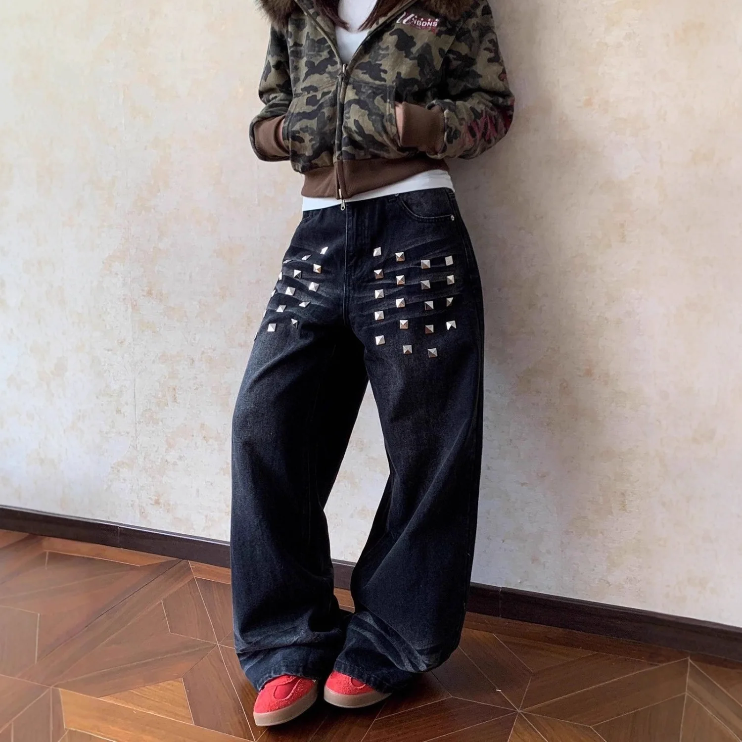 YKJDYK Women's Jeans Pants Vintage Wash Straight Leg Denim Patchwork With Studs Embellishment American Retro Streetwear Trousers
