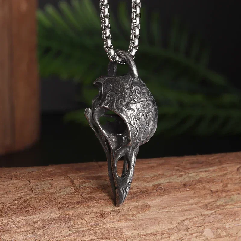 Retro Nordic Style Crow Skull Pendant Animal Bird Necklace for Men Personalized Jewelry Lucky Amulet Gift