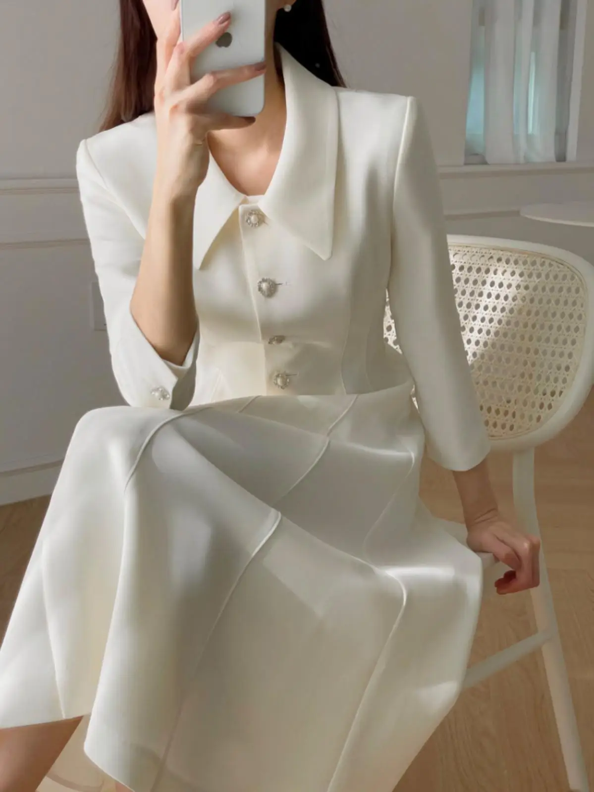 

LILURR High-End A-Line Single-Button Dress Elegant High-Waisted Slim-Fit Commute Fashionable Nine-Sleeve Turn-down Collar