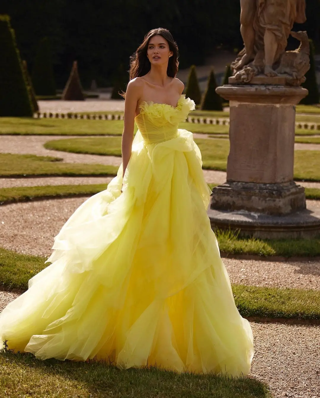 Robe de Soirée en Tulle Jaune Sans Bretelles à Volants, Dos Ouvert, Ligne A, avec Traîne, Vêtements de Bal Élégants pour Femme