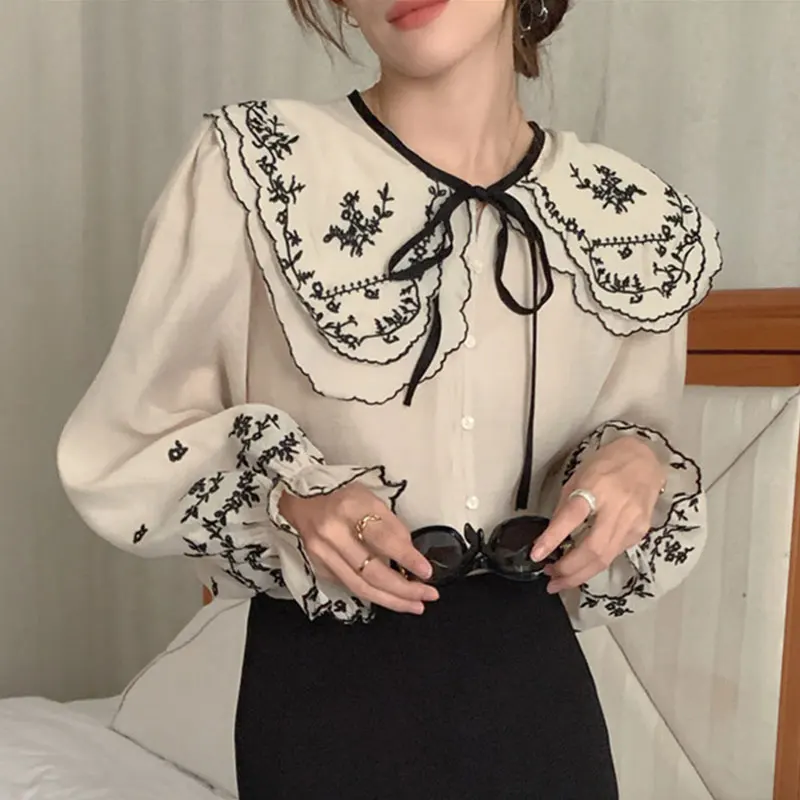 

Retro Embroidered Double Layered Wide Collar Single Button Loose Flared Sve irt Women's Faion Commute Sle Autumn Top