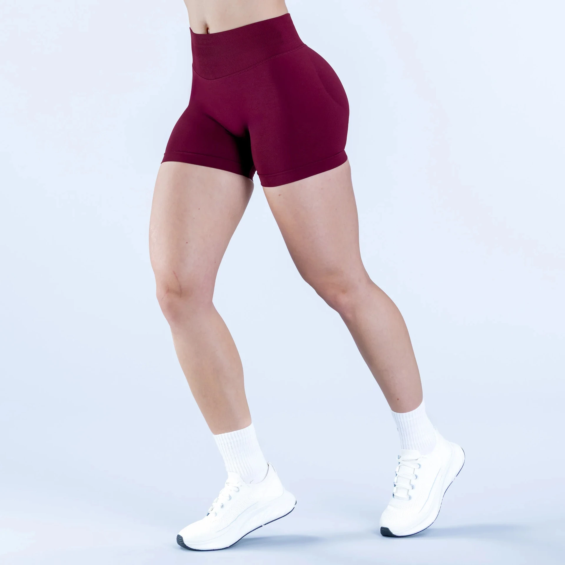 Denyf Damen-Yoga-Set mit dünnen Trägern, rundem Halsausschnitt, nahtlosem Design, herausnehmbaren Einlagen, Sport-BH und Shorts für Fitness-Training. – Detail 18