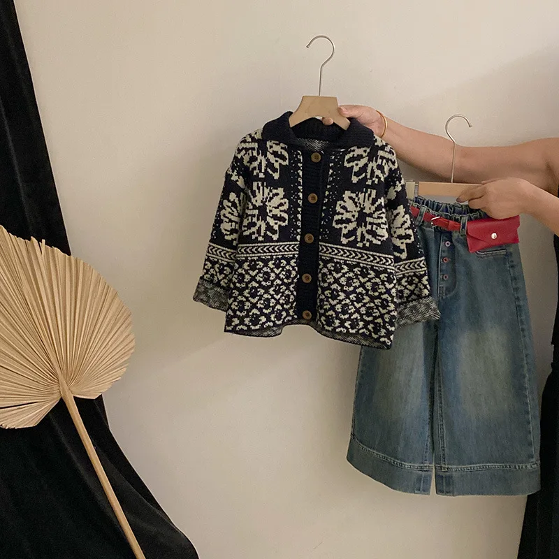 

Girls Sweater 2025 New Autumn Children's Knitted Sweater Stylish Jacket Versatile Bag Jeans Two-Piece Set