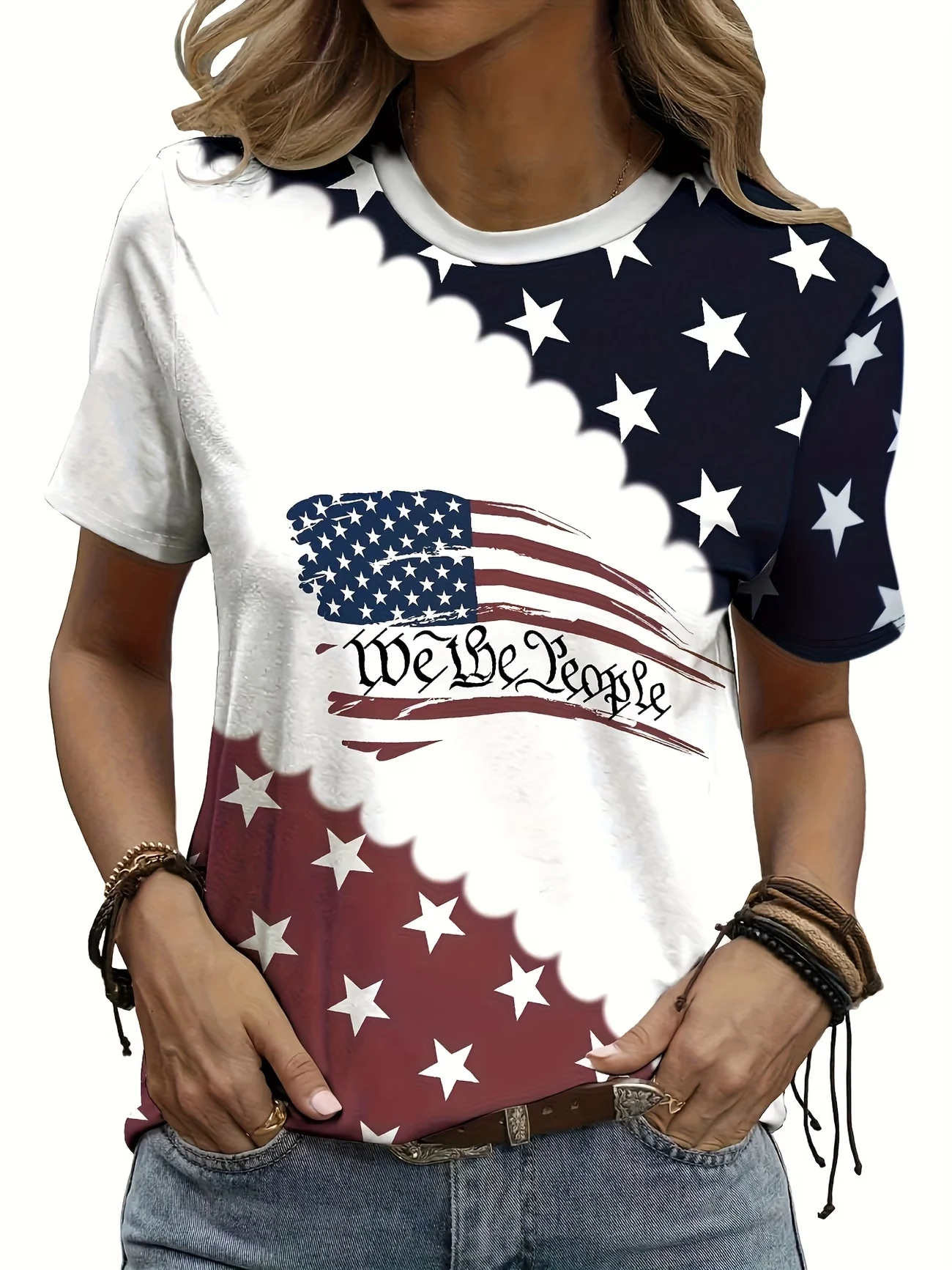 This eye-catching women's flag print T-shirt will add a touch of style to your casual outfit.