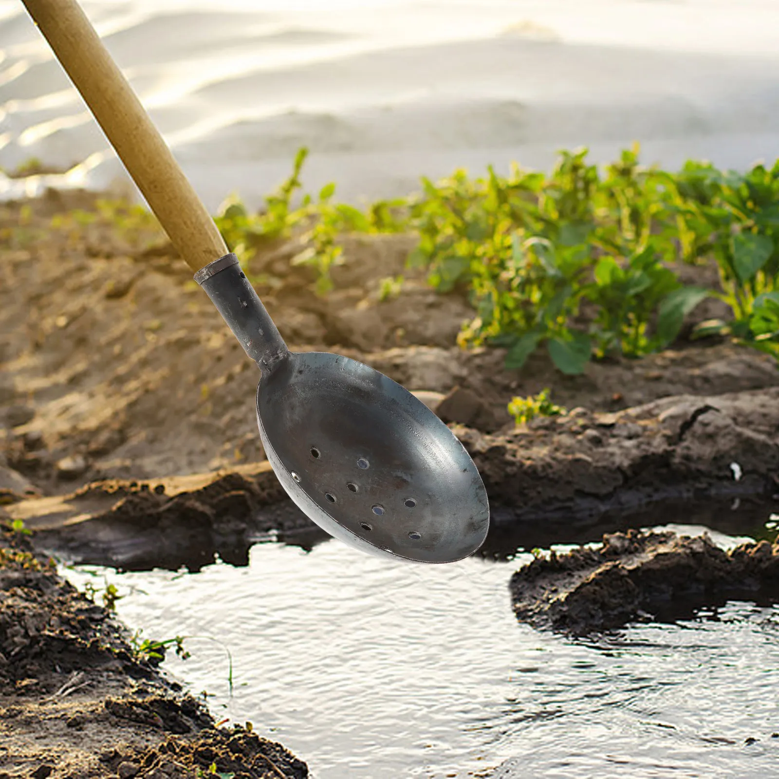 Large Iron Ladle Cleaning Scoop Sturdy Dredging Tool for Drain Mud Soil Sifting Beach Sand Gardening Use Round Shelling Tools