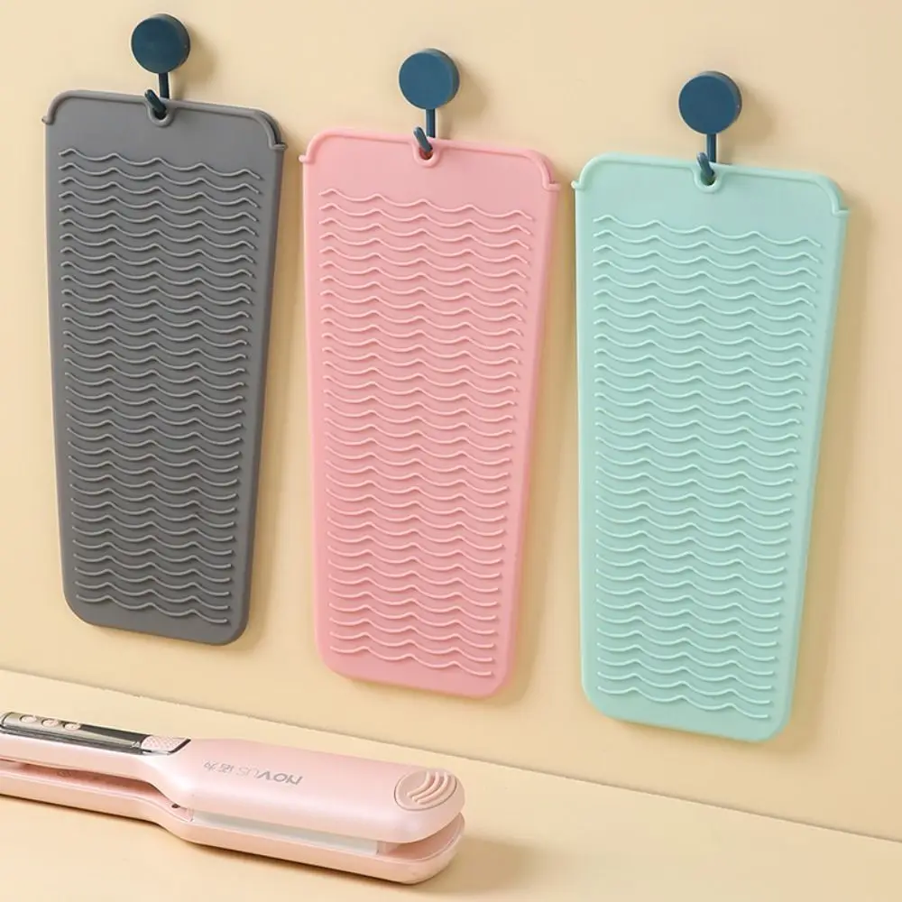 

Anti-Slip Antistatic Wavy Stripe Curling Iron Anti-Heat Sleeve Heat Pad With Perm Clip Silicone Hair Straightener Storage Bag