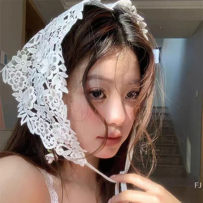 Captivating Triangle Lace Scarf Headband, Sweet French Retro Themed Embroidery Hair Accessories for Women's Fashion