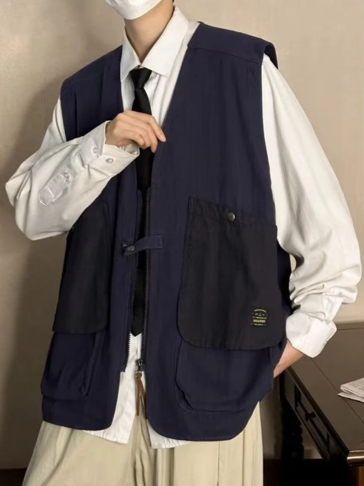 

Japanese Retro Industrial Sleeveless Cargo Vest with Contrast Pockets Loose Fit Unisex Functional Outerwear for Streetwear