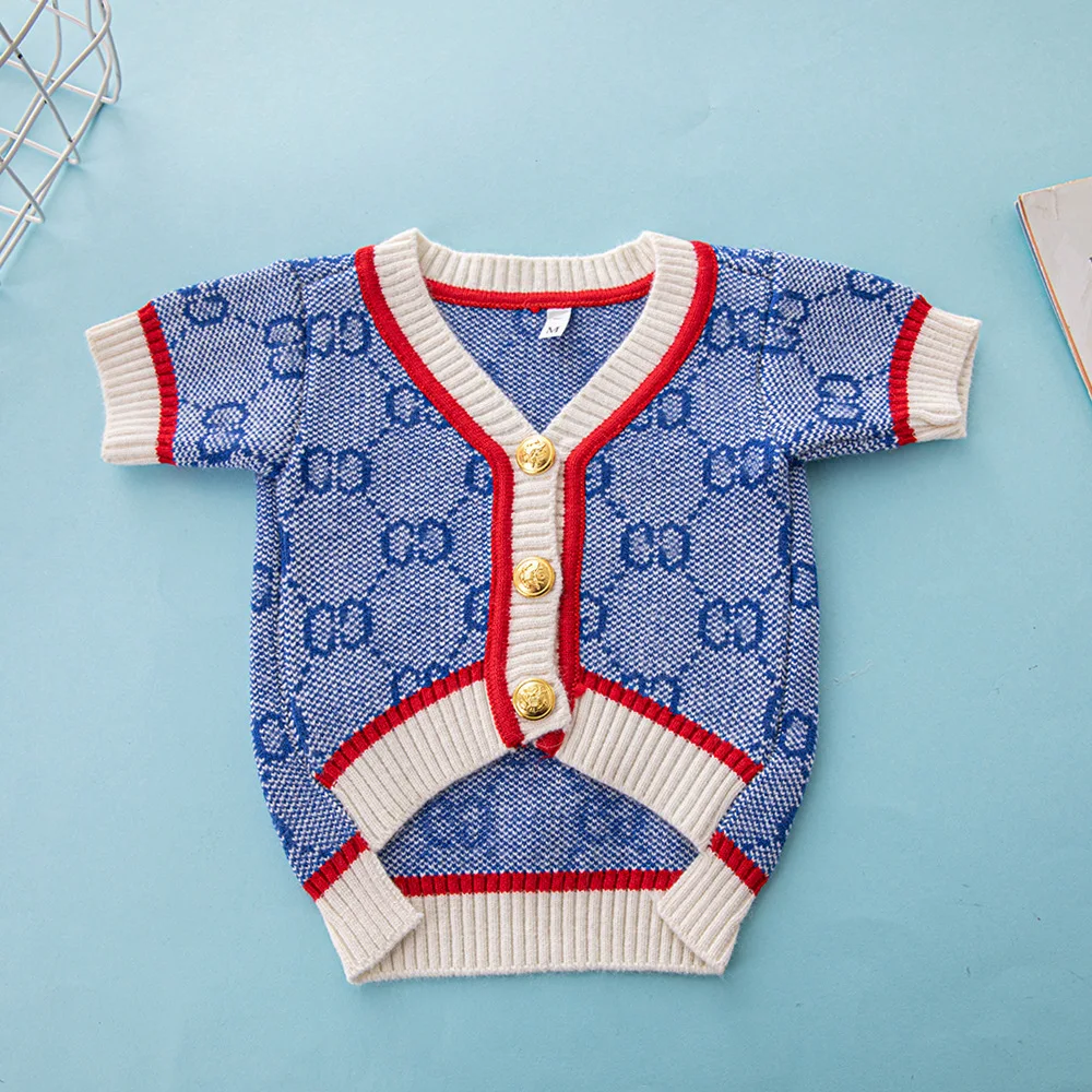 

Cardigan luxury pet button sweater Keji Schnauzer brand dog clothes warm fashion dog sweater in autumn and winter.
