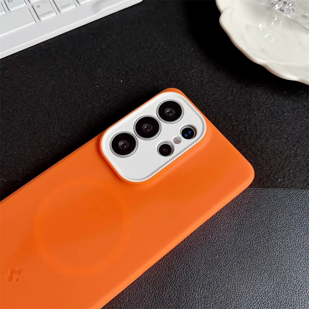 Etui Spigen Fit MagFit Hide z płynnego silikonu z magnetycznym mocowaniem do Samsung Galaxy S26 Ultra S25 Ultra, kompatybilne z bezprzewodowym ładowaniem Magsafe. — zdjęcie produktu 2
