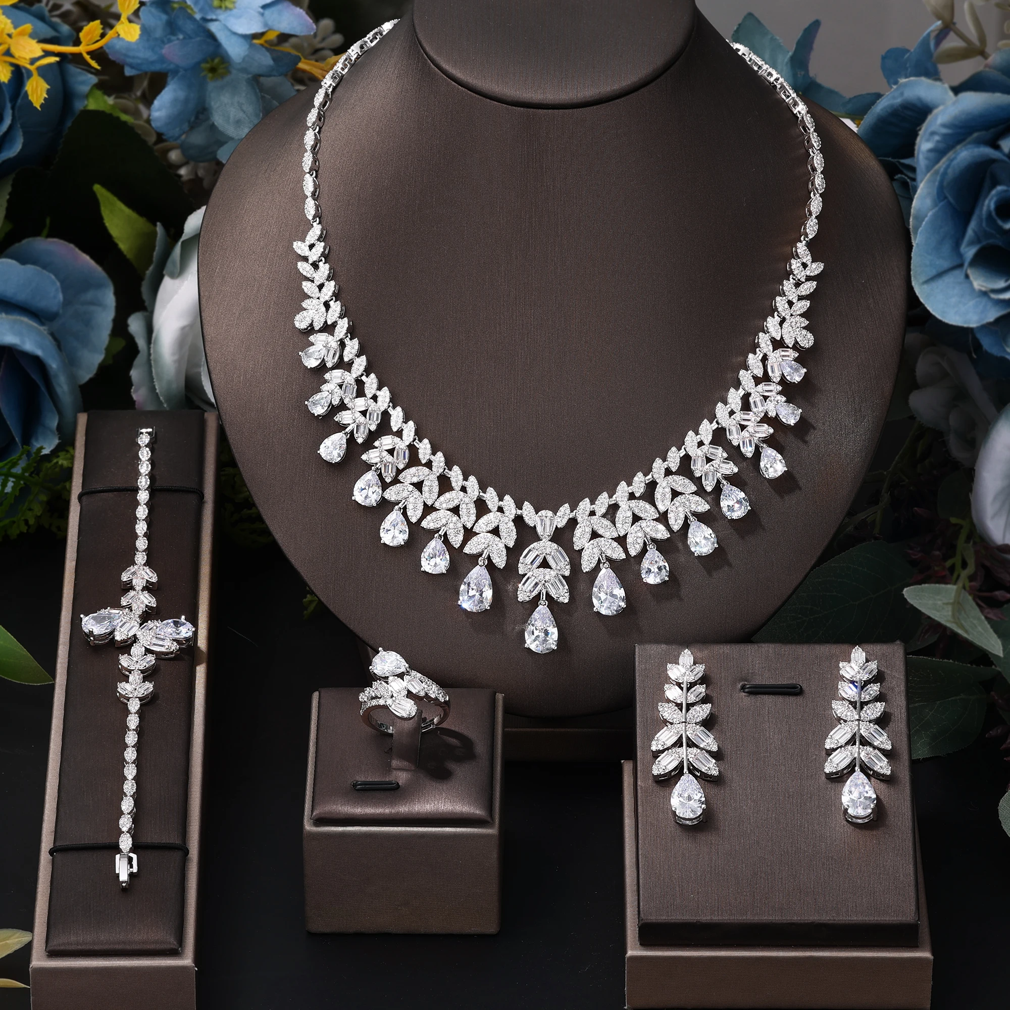 

2024 Popular 4-piece Bridal Wedding Jewelry Set Women's Wedding Accessories Water Droplet Jewelry Set Necklace and Earring Set