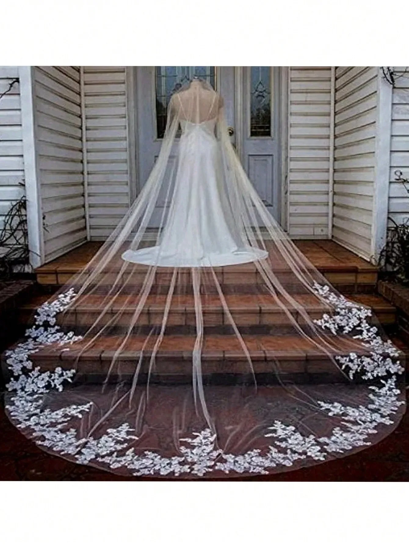 طرحة زفاف حجاب زفاف طويل أبيض / عاجي حافة دانتيل زينة حجاب كاتدرائية شبكي ناعم طبقة واحدة