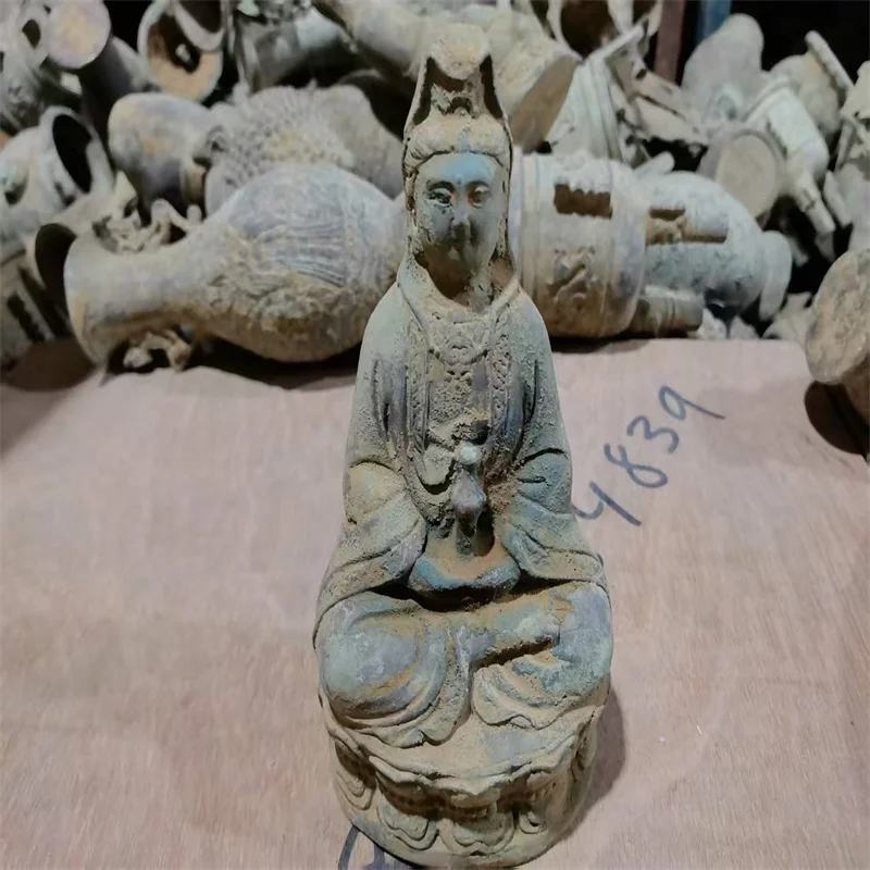 

Old Bronze Be unearthed, China Come From FOLK Collection Copper Guanyin Statue