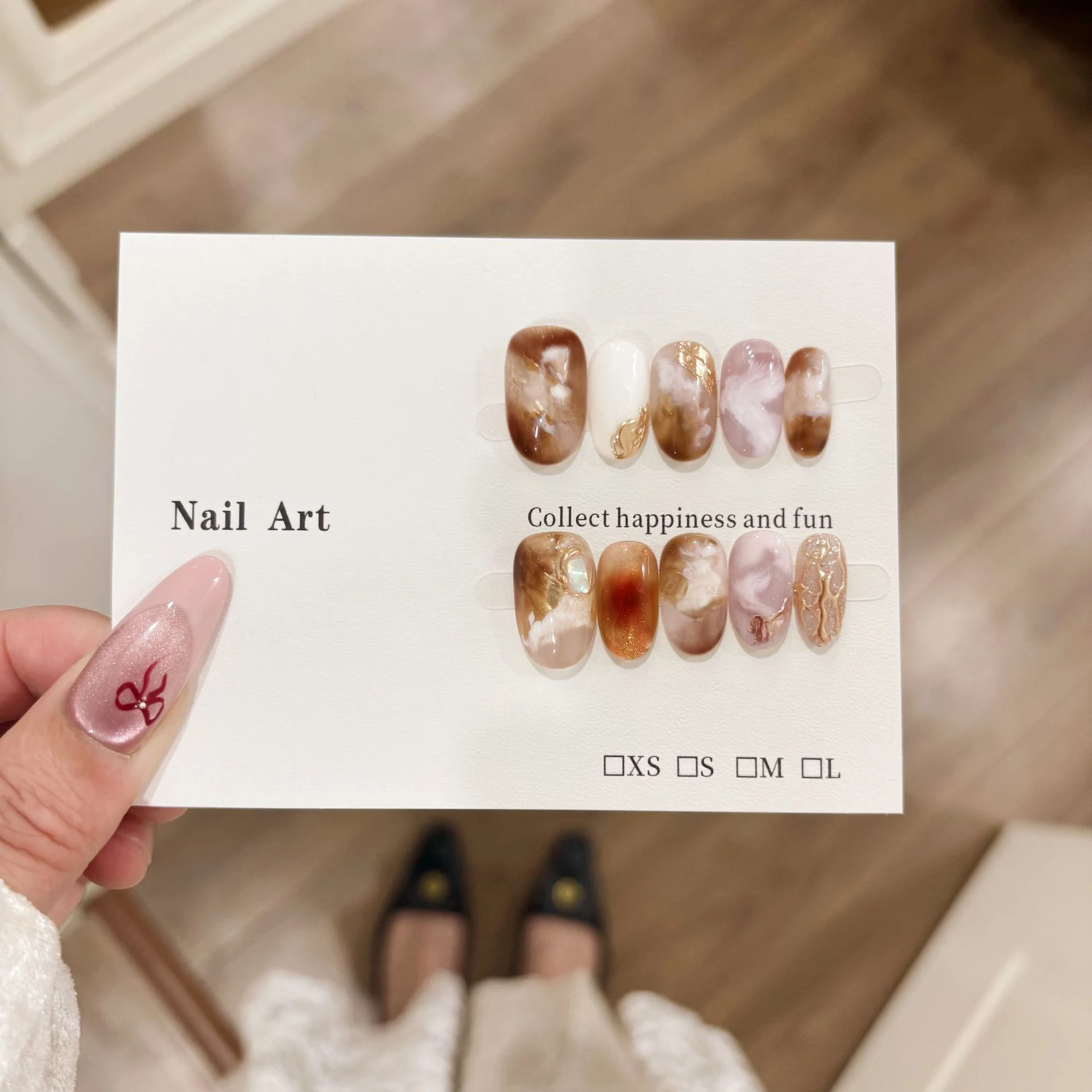 เล็บปลอมแบบกดติด 10 ชิ้น งานฝีมือสุดหรู ศิลปะตกแต่งเล็บ เล็บปลอมสำเร็จรูป พร้อมตะไบเล็บและอุปกรณ์