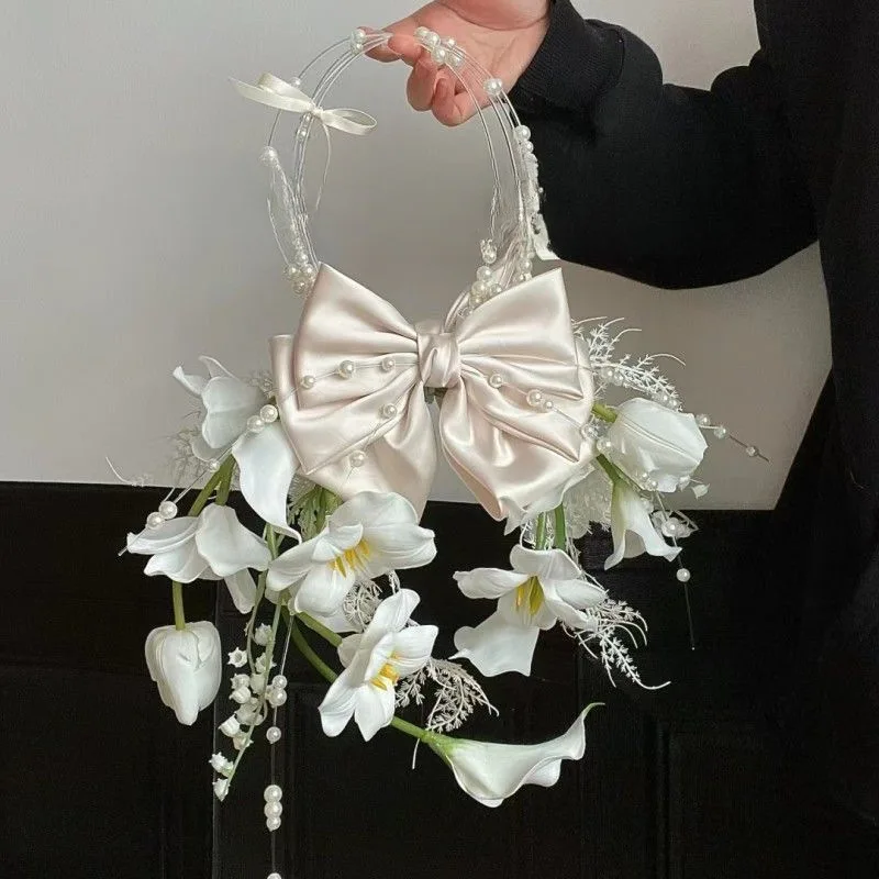 Waterfall bride dopamine color flower bouquet wedding dress shooting hand bouquet photo props hand flower