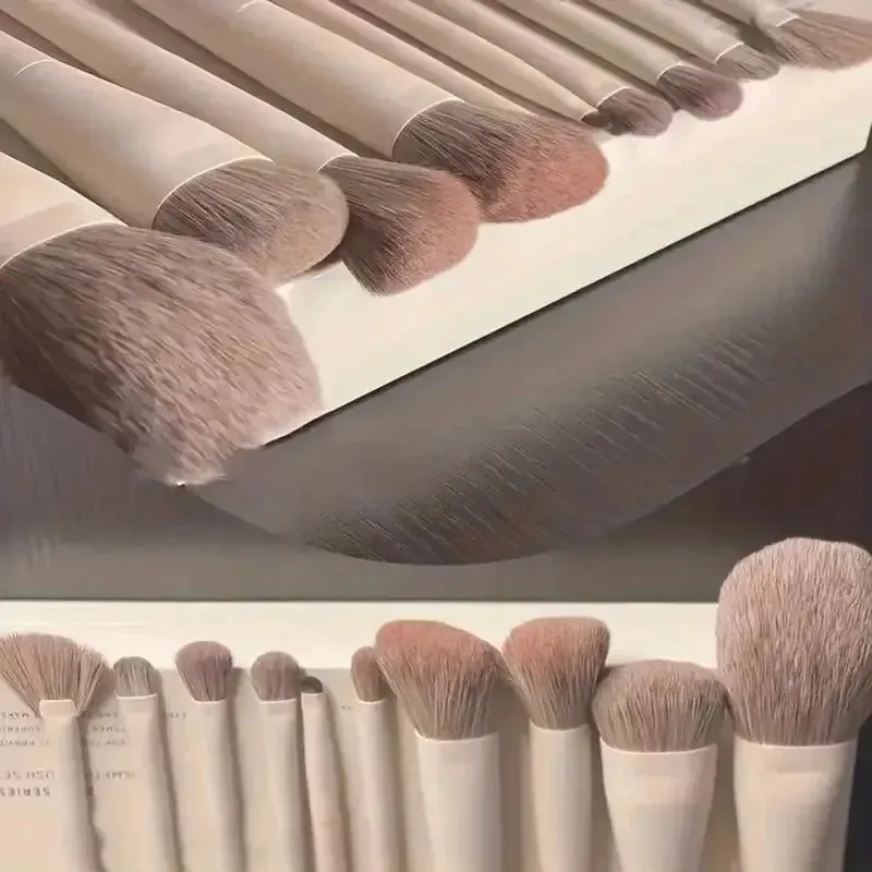 Set di pennelli per trucco da 10 pezzi: pennelli per correttore, fondotinta, fard, cipria in polvere, ombretto e evidenziatore |   Cosmetico vegano professionale