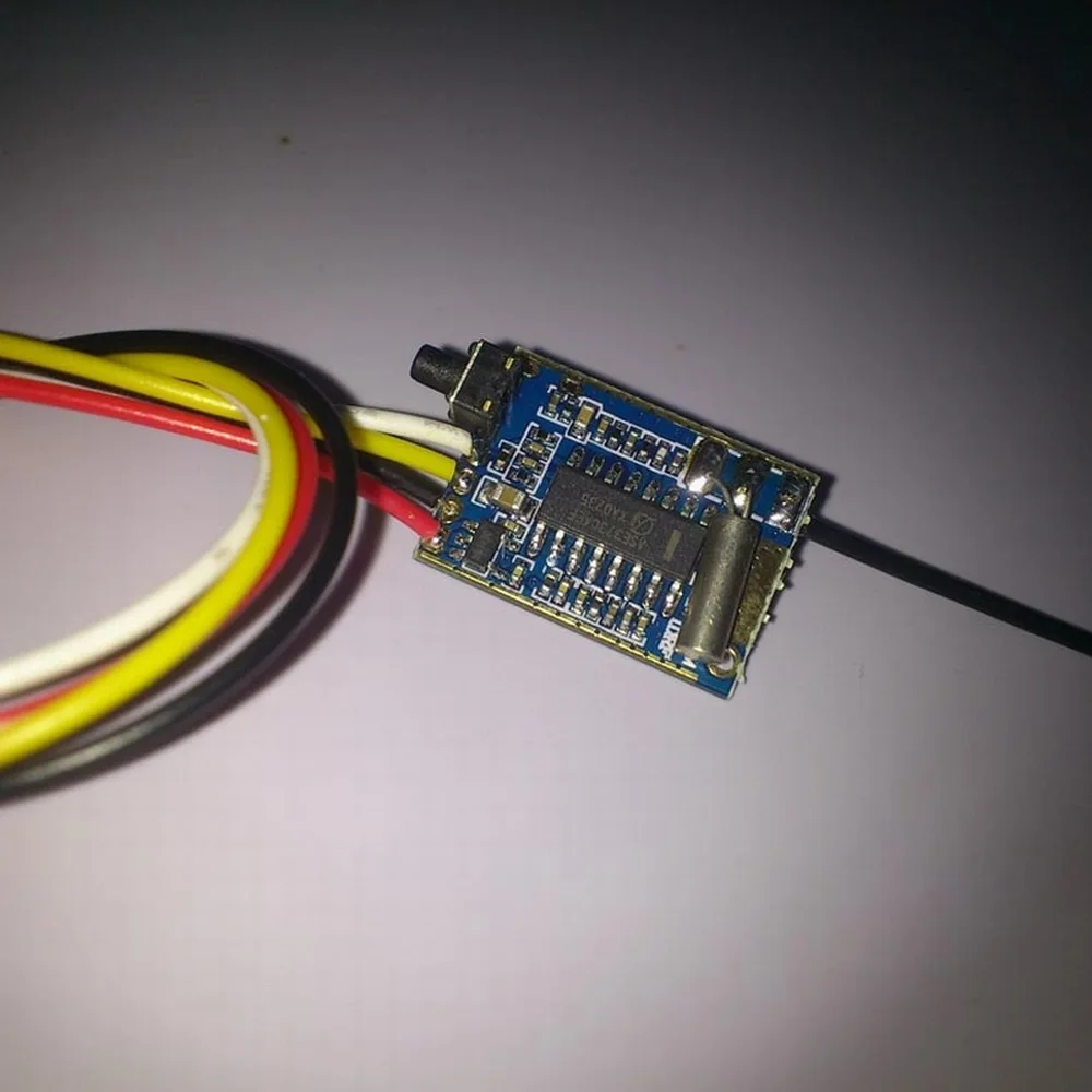 Bezprzewodowy nadajnik wideo UHF 200 mW Nadajnik audio-wideo UHF Transmisja AV Analogowy dźwięk telewizora Nadajnik sygnału wideo