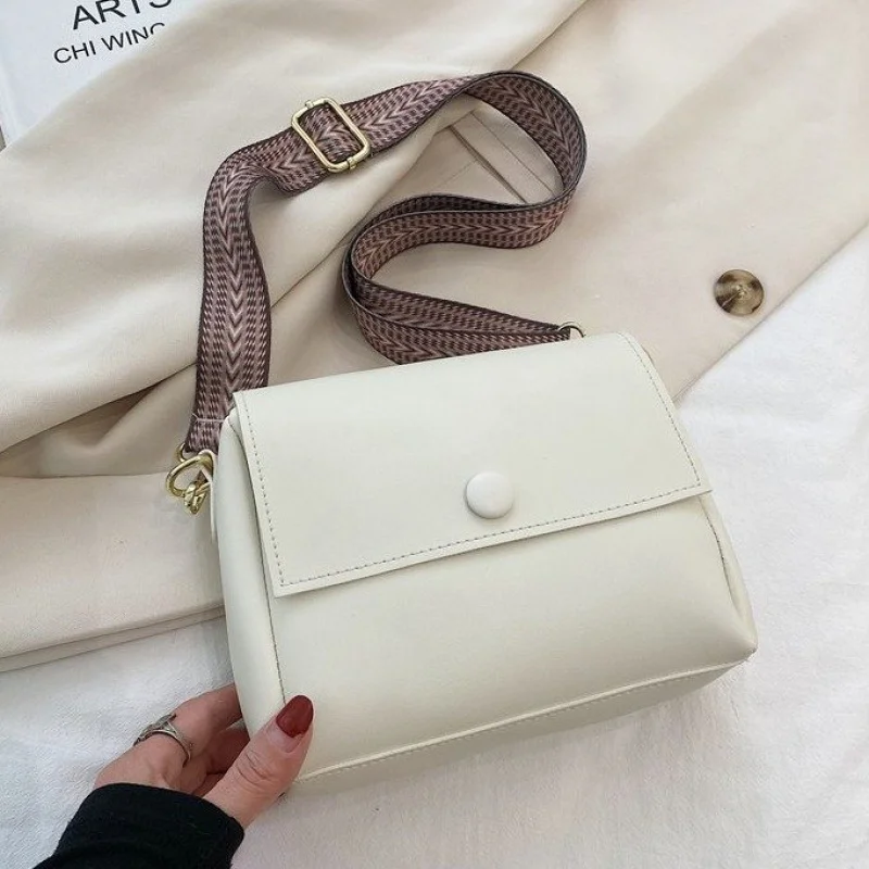 

Элегантный структурированный клатч для женщин, дизайнерская сумка с геометрическим рисунком, с острыми углами и современной атмосферой