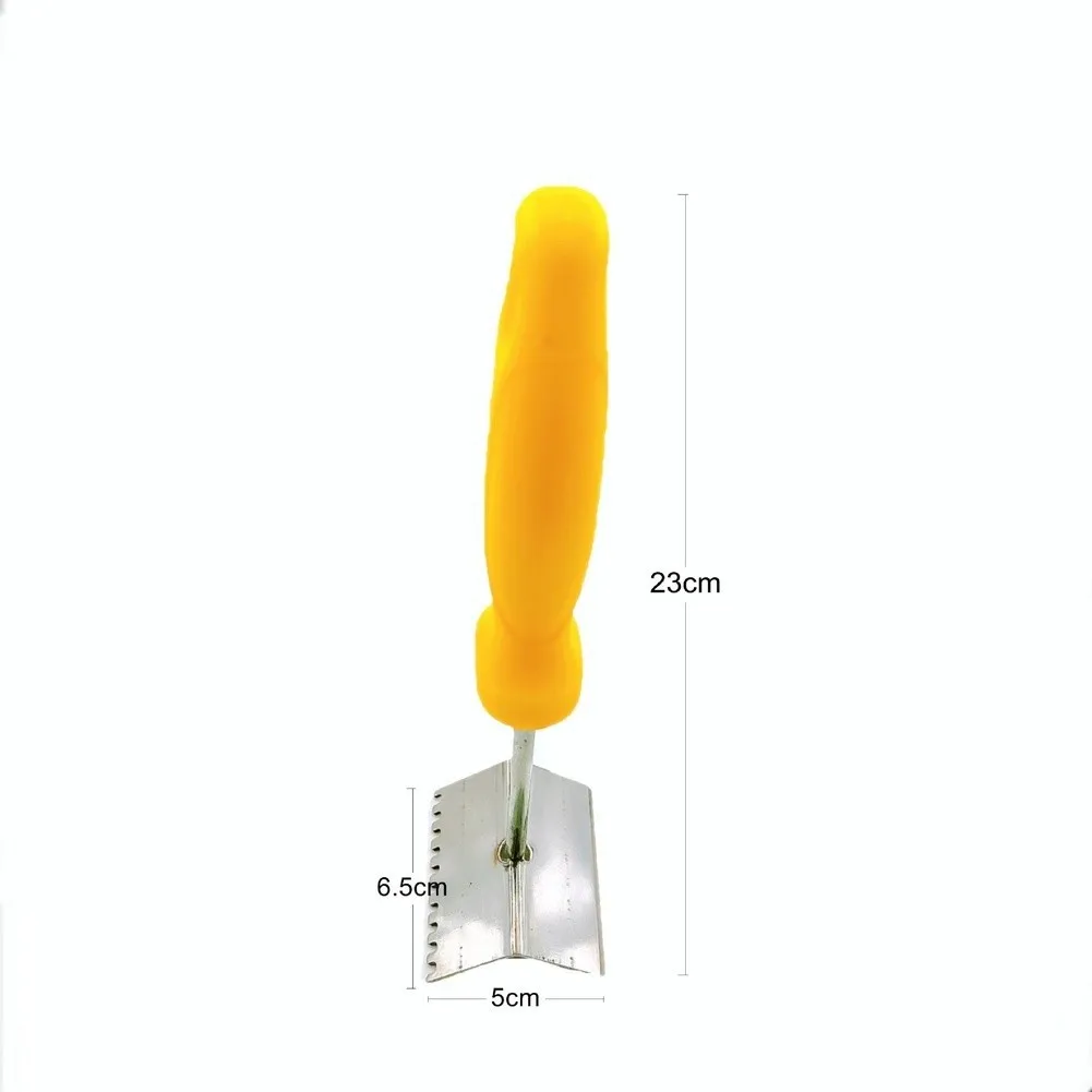 Plastic Scraper for Beekeeping Applications Designed to Aid in Brood Frame Cleaning and Hive Component Maintenance