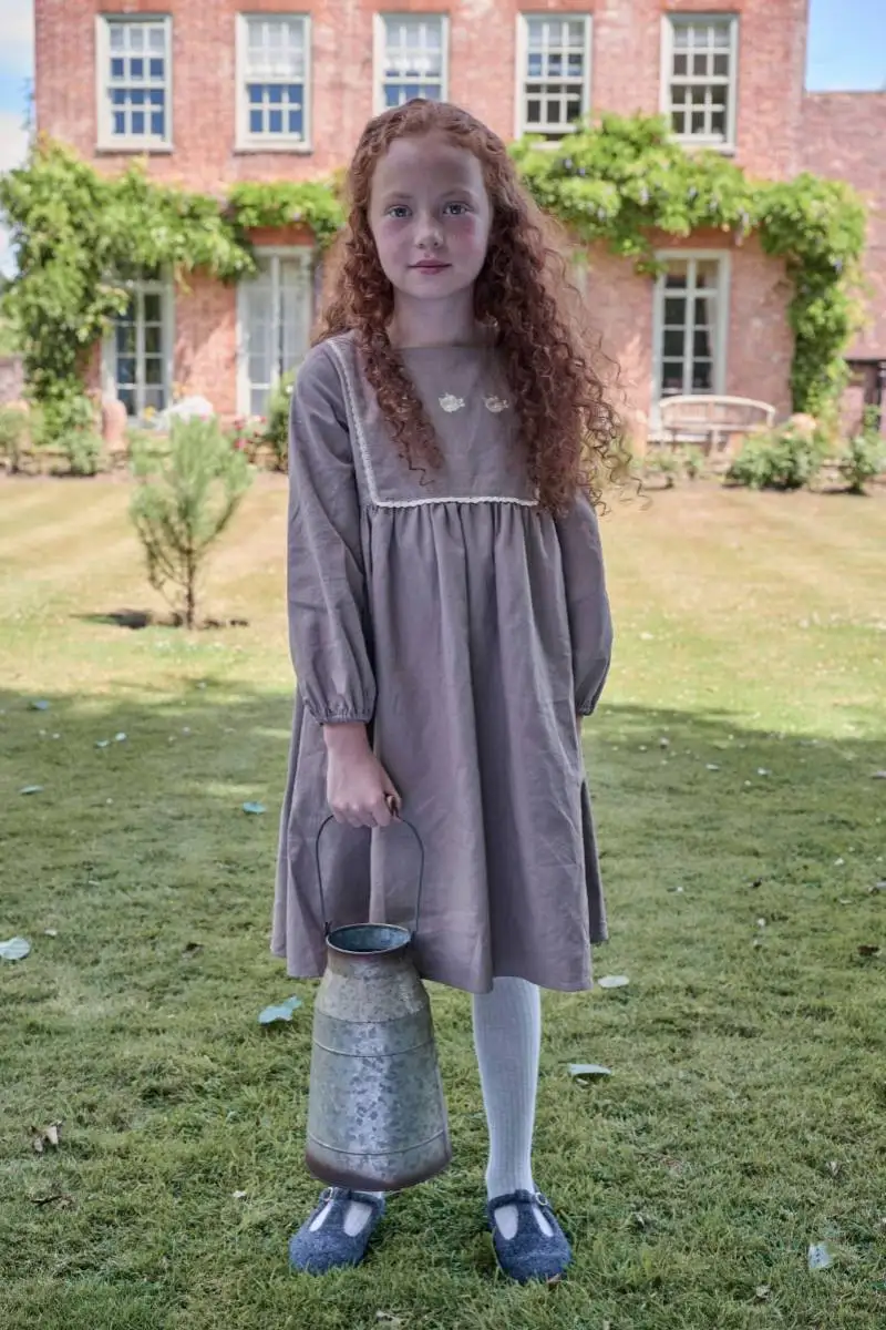 جاهز للشحن 2025 AS AW ملابس أطفال من القطن والكتان سترة Brother Sister ملابس متطابقة فستان مطرز مع ملابس من الدانتيل