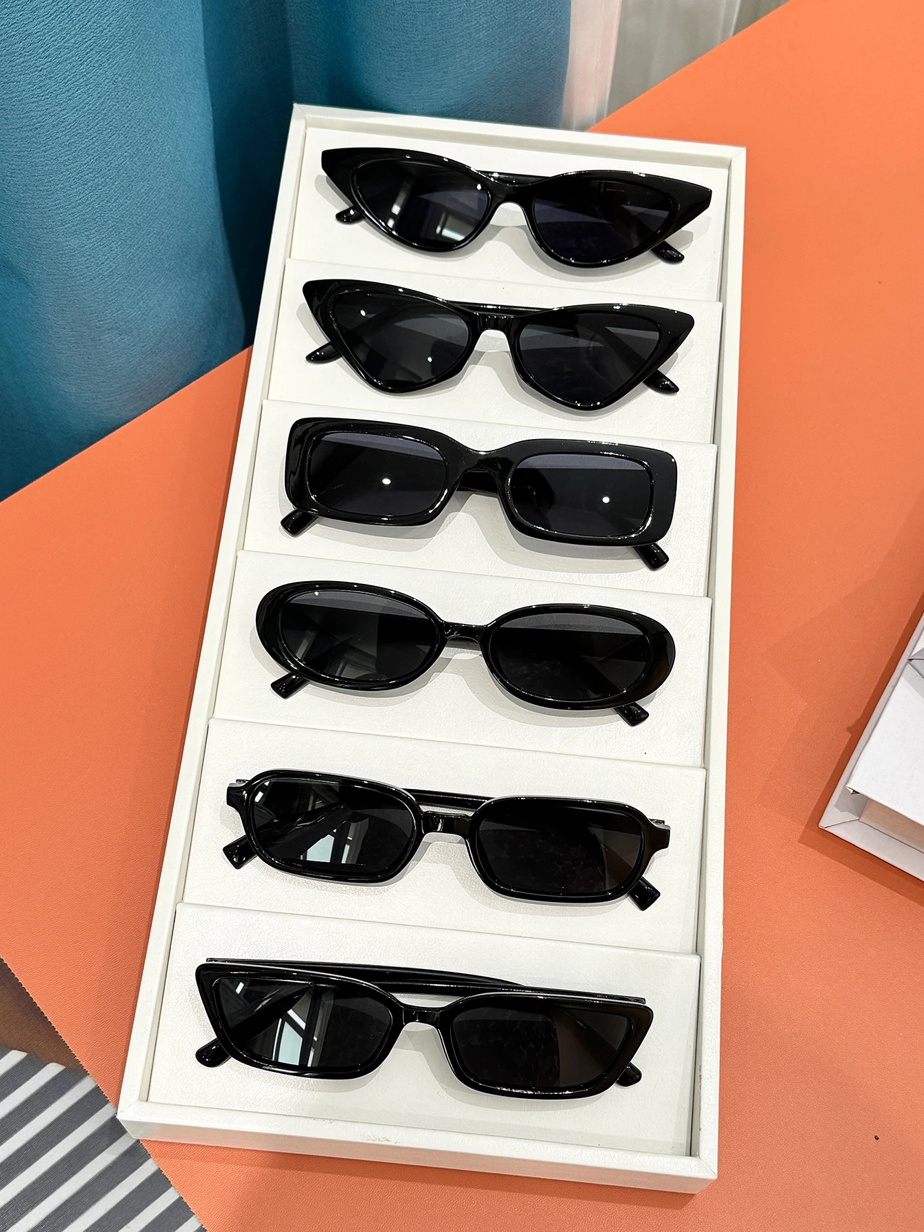 6-teiliges schlichtes und modisches schwarzes Brillenset mit gemischtem Rahmen, lässige Mode, dekorative Brille/leichte Brille/langlebiges PC-Material