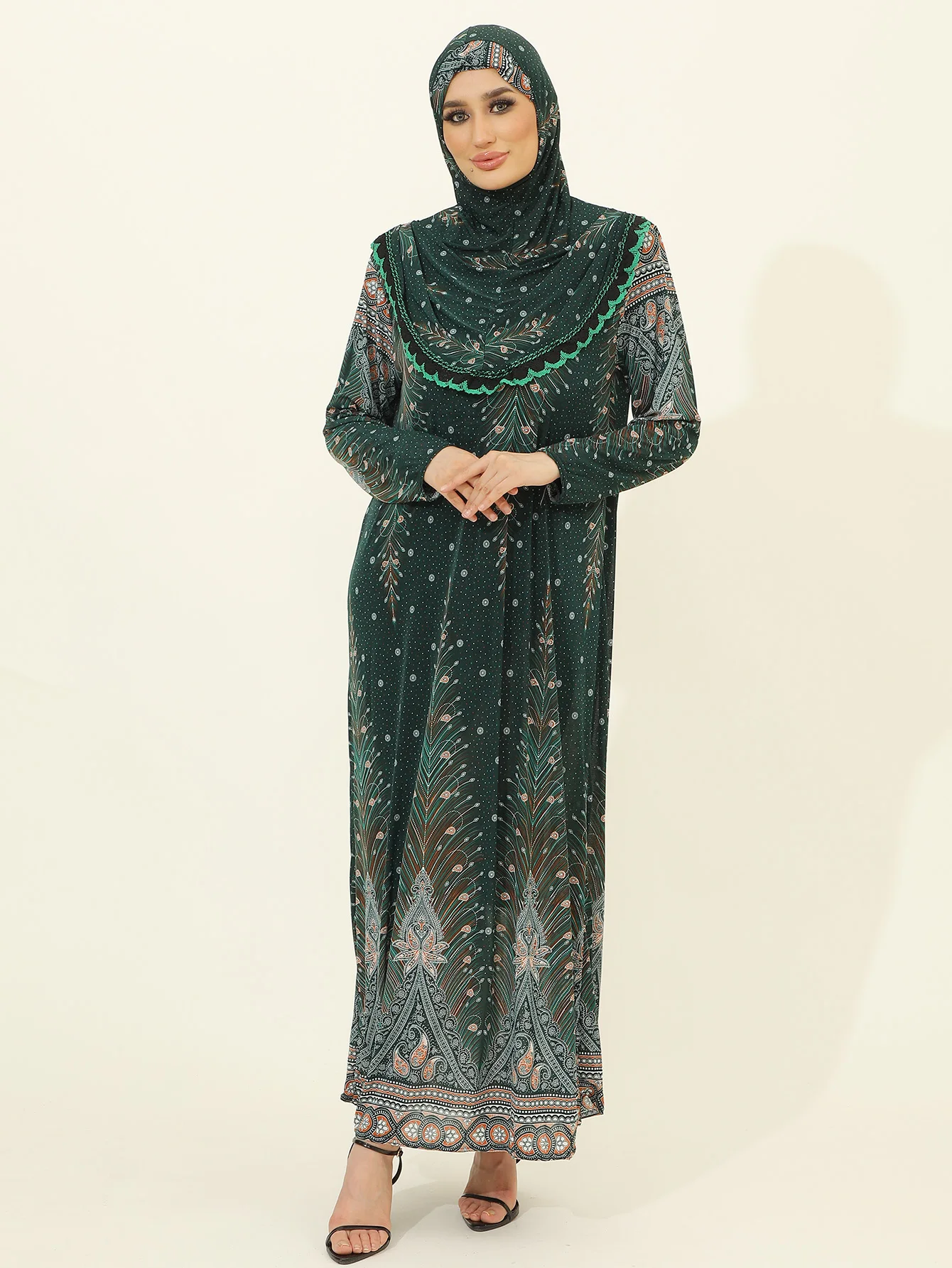 

Elegant Dubai Abayas & Moroccan Dresses for Women | Modest Islamic Attire with Hijab | Jewish & Turkish Clothing，Suitable For ,